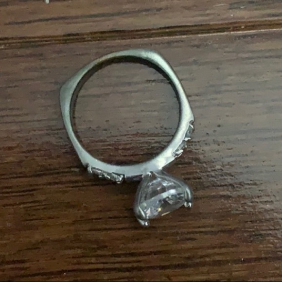 Vintage clear stone ring - Picture 2 of 2